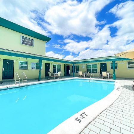 The Clevelander Hotel Hollywood Exterior photo