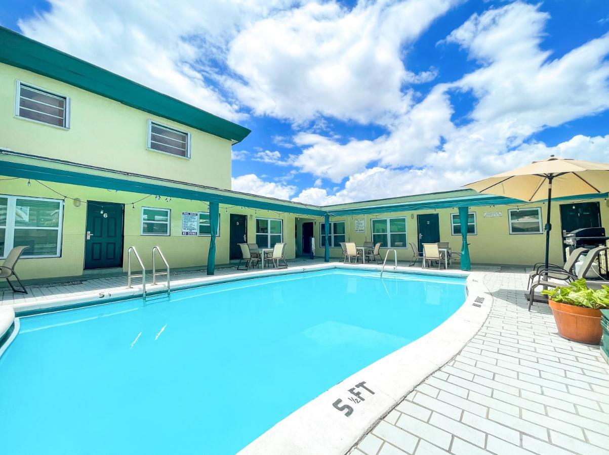 The Clevelander Hotel Hollywood Exterior photo